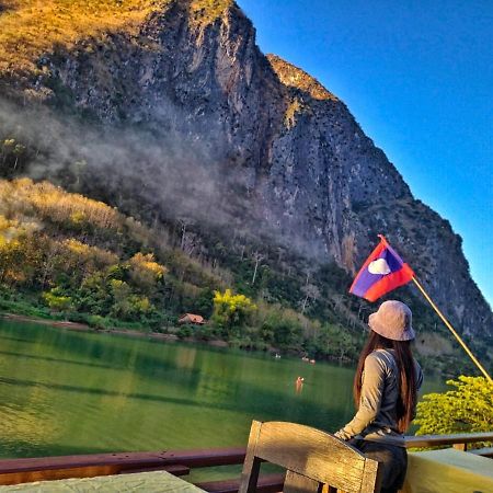 Sunrise Bungalow Hotel Nong Khiaw Bagian luar foto