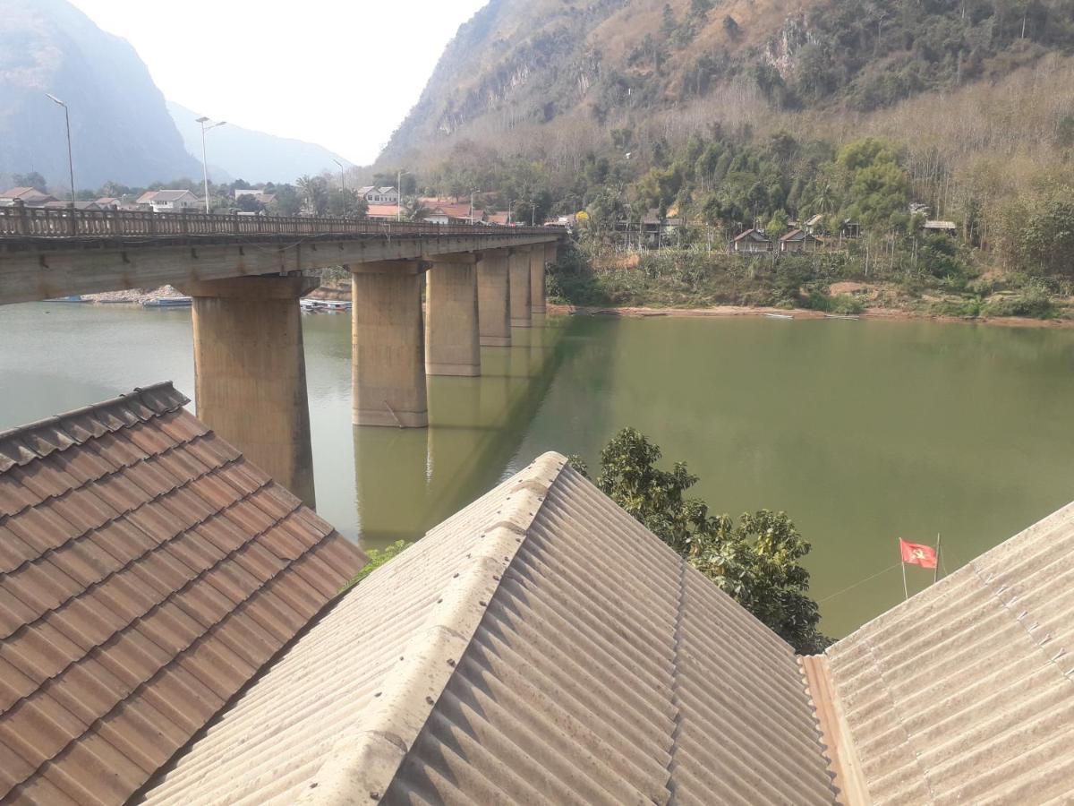 Sunrise Bungalow Hotel Nong Khiaw Bagian luar foto